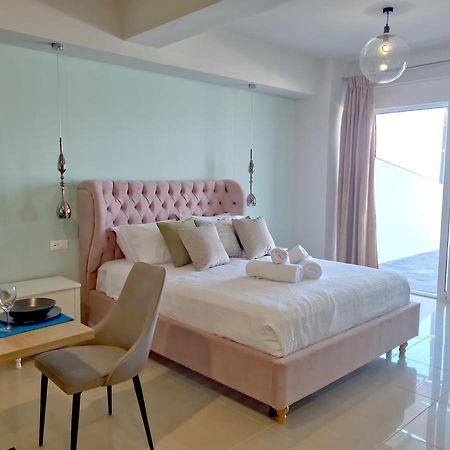 Epipleon Luxury Suites -106- Δωμάτιο 40Τμ Με Βεράντα 45Τμ Μπροστά Στην Θάλασσα Nafpaktos Dış mekan fotoğraf