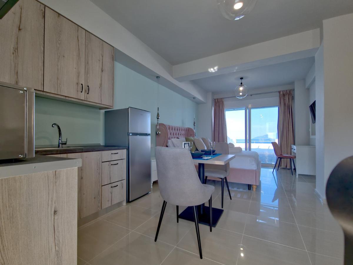 Epipleon Luxury Suites -106- Δωμάτιο 40Τμ Με Βεράντα 45Τμ Μπροστά Στην Θάλασσα Nafpaktos Dış mekan fotoğraf